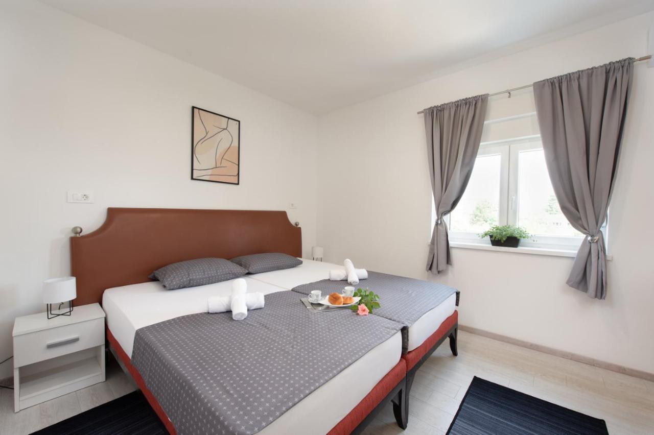 Hotel Potpican Екстер'єр фото