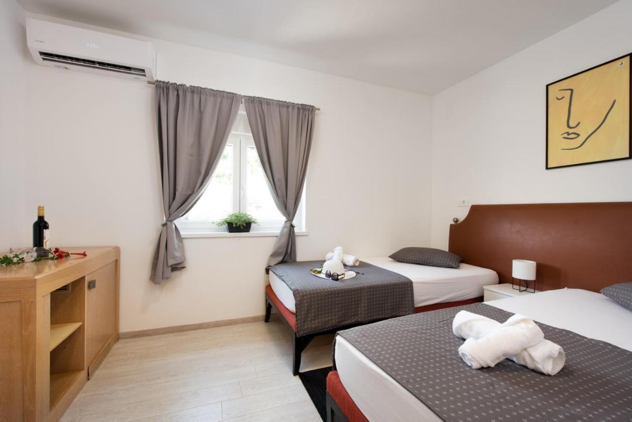 Hotel Potpican Екстер'єр фото
