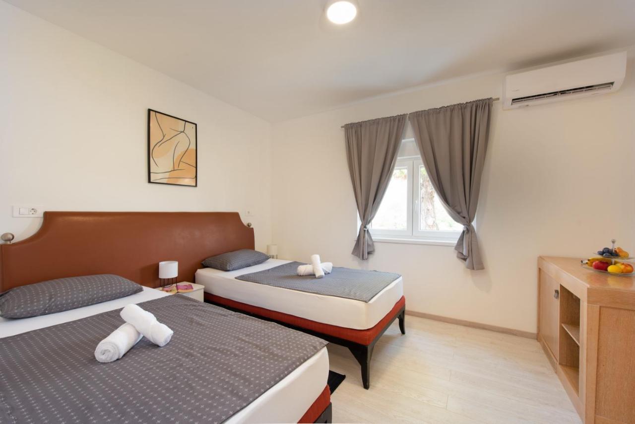 Hotel Potpican Екстер'єр фото