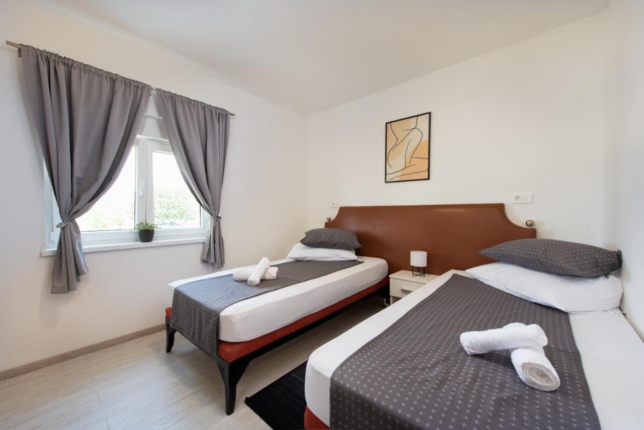 Hotel Potpican Екстер'єр фото