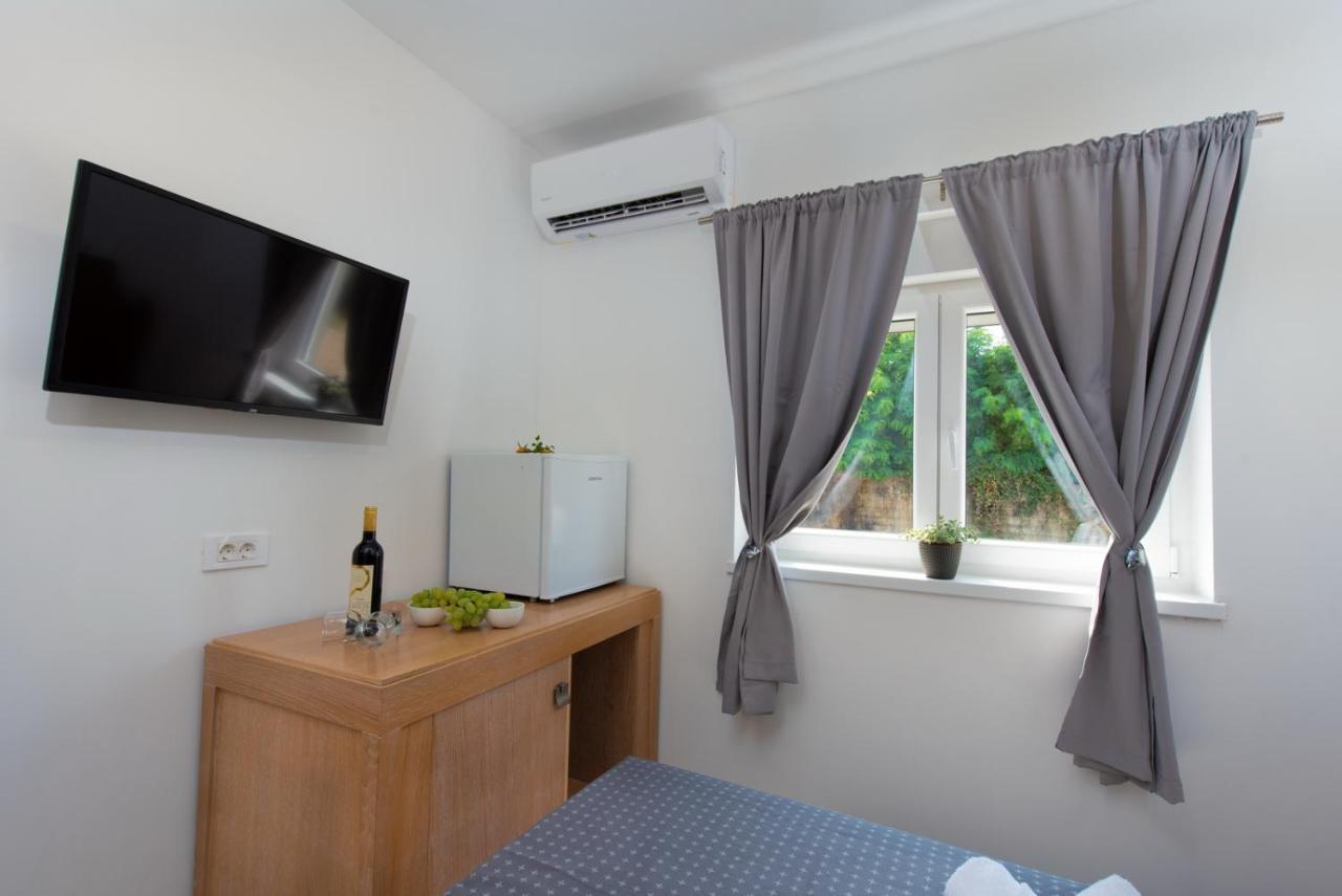 Hotel Potpican Екстер'єр фото